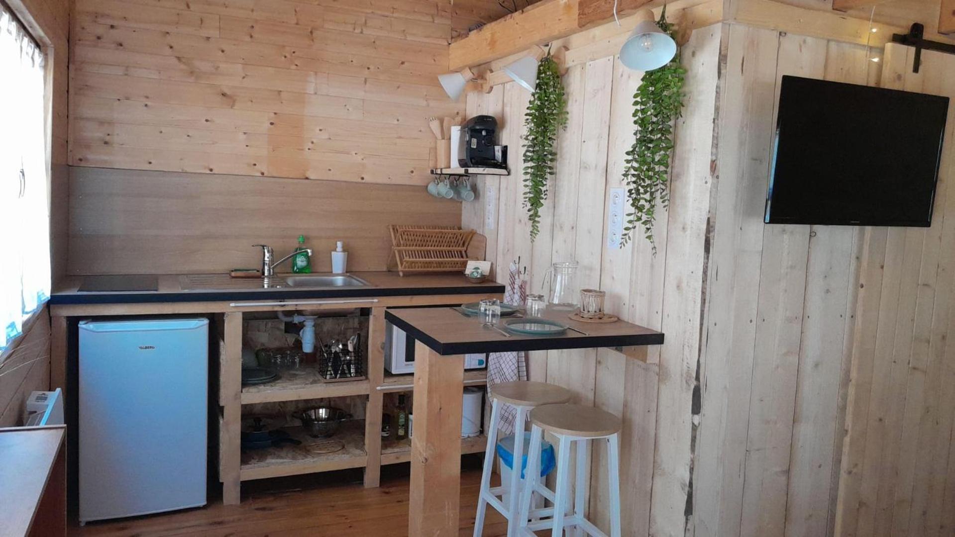 La Cabane En Bois Tourves Экстерьер фото