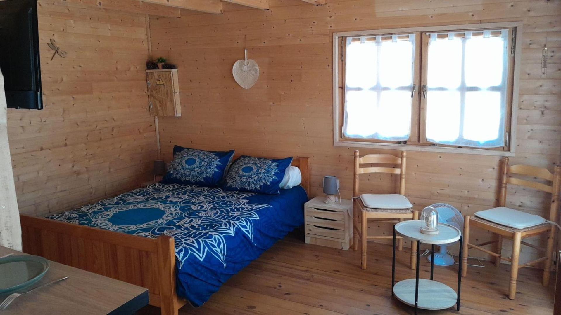 La Cabane En Bois Tourves Экстерьер фото